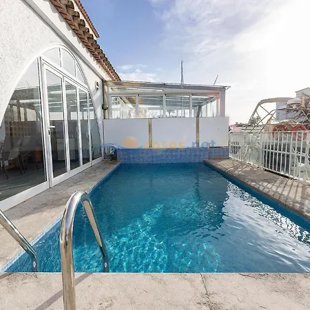 Rnet - Piscina Port Primer Empuriabrava